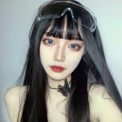 与众不同的真人女生头像
