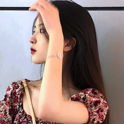 与众不同的真人女生头像
