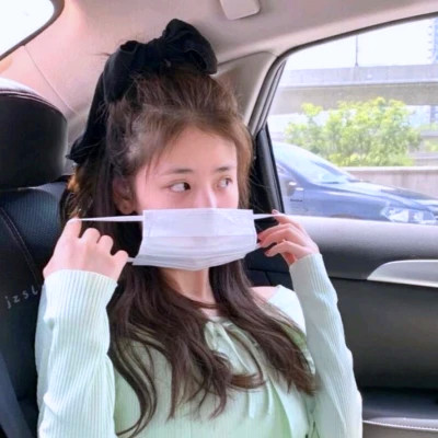 与众不同的真人女生头像