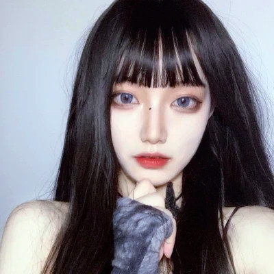 与众不同的真人女生头像