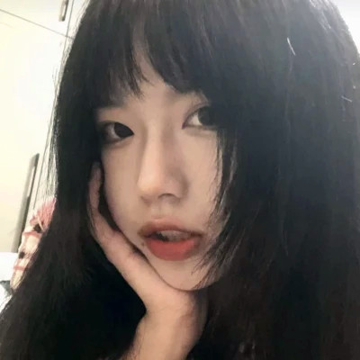 与众不同的真人女生头像