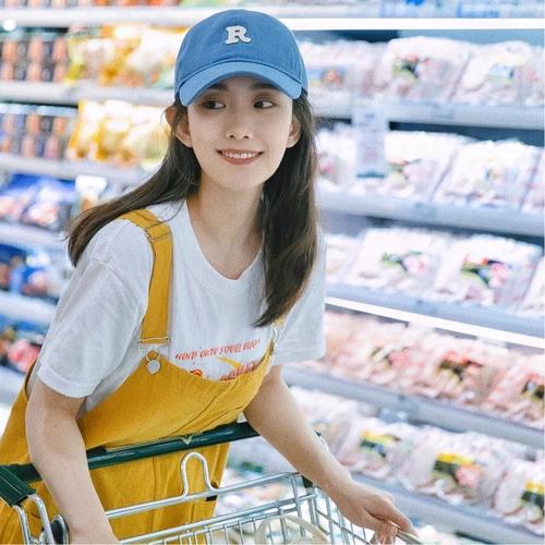 2025最新最流行的真人女生头像
