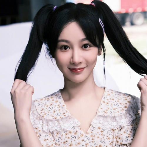 2025最新最流行的真人女生头像