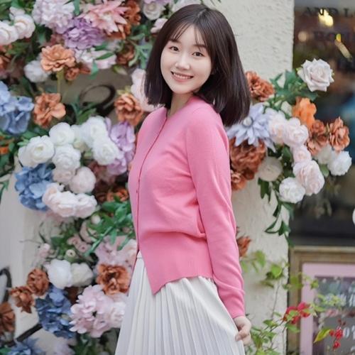 2025最新最流行的真人女生头像