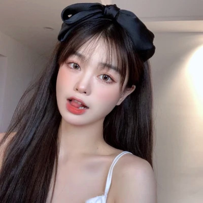 气质独特的漂亮女生头像