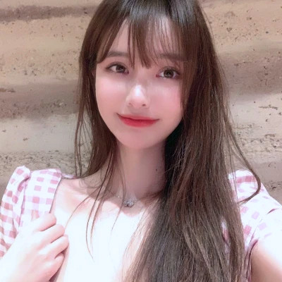 气质独特的漂亮女生头像