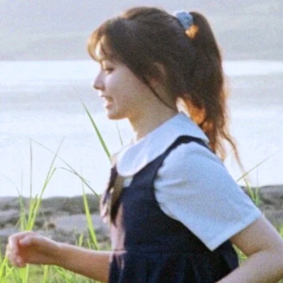 气质独特的漂亮女生头像
