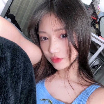 气质独特的漂亮女生头像