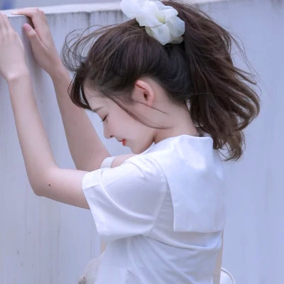 气质独特的漂亮女生头像