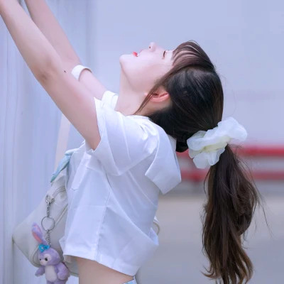 气质独特的漂亮女生头像