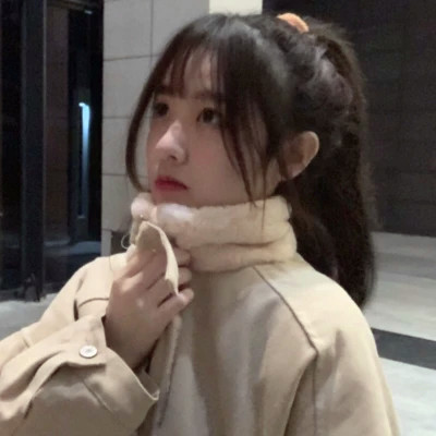 2025最新潮的青春女生头像