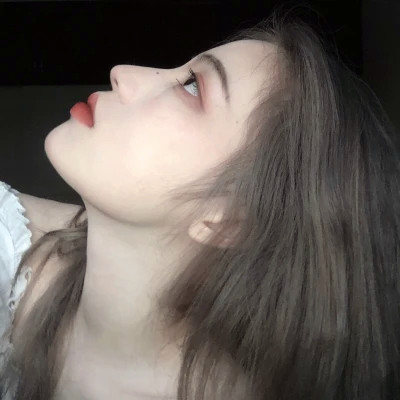 漂亮到爆的高清少女头像