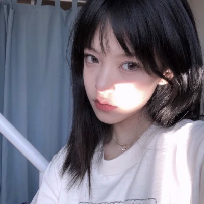 漂亮到爆的高清少女头像