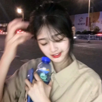 漂亮到爆的高清少女头像