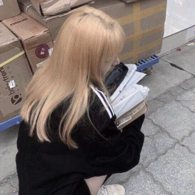 漂亮到爆的高清少女头像