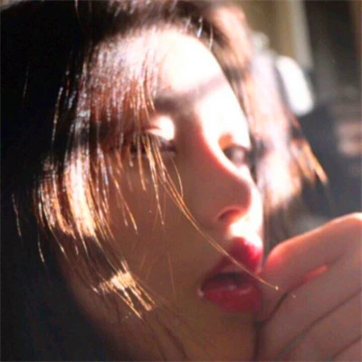 特别普通的头像女