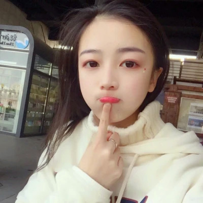 特别普通的头像女