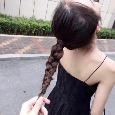 特别普通的头像女