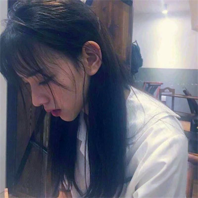 特别普通的头像女