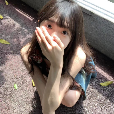 2025年新款独特而时尚女孩头像图片