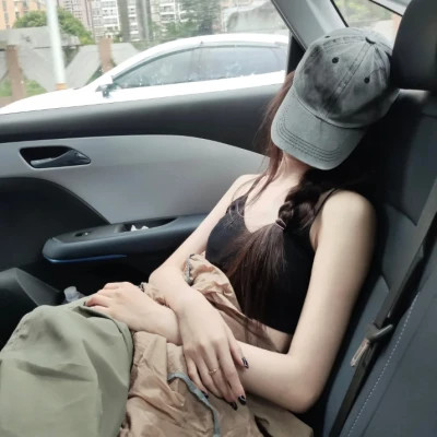 2025年颜值在线的女孩头像图片
