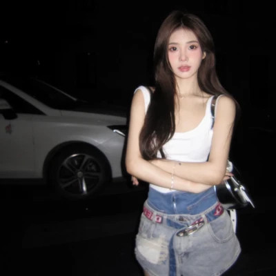 2025年颜值在线的女孩头像图片