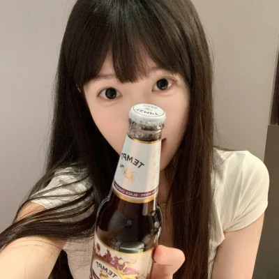 2025年颜值在线的女孩头像图片