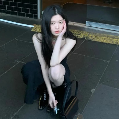 2025年颜值在线的女孩头像图片