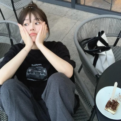 2025年个性十足女孩头像图片