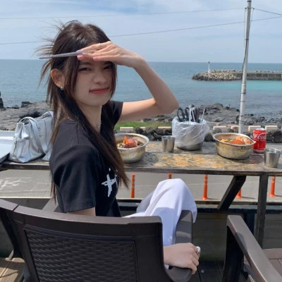 2025年个性十足女孩头像图片