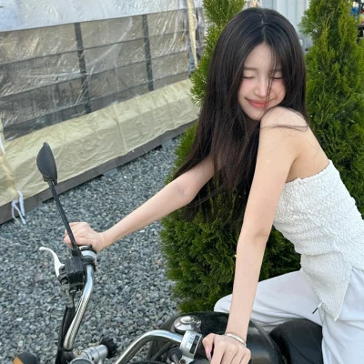 2025年个性十足女孩头像图片