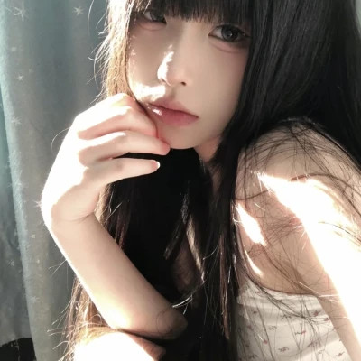 独一无二的2025年女生头像