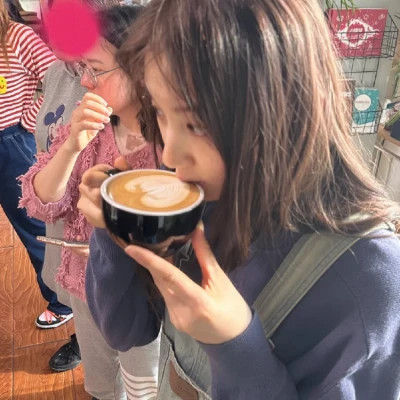 最新2025年女生头像推荐