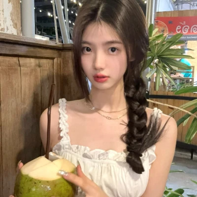 最新2025年女生头像推荐