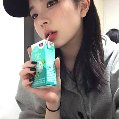 2025年最时尚的女生头像