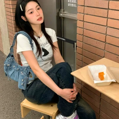 2025年最迷人的女生头像