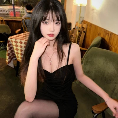 2025年最新时尚前卫女生头像
