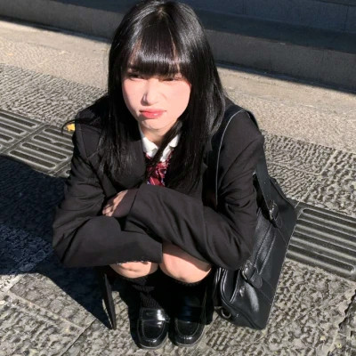 身边最新的2025年女生头像