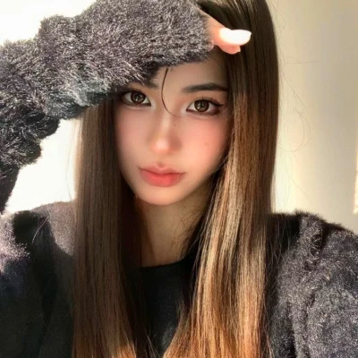 2025年最流行的潮流女生头像