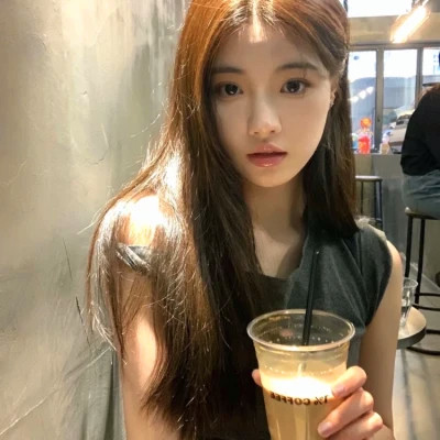 2025年最热女生头像推荐