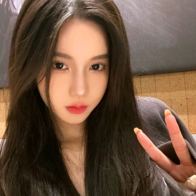 2025年最热女生头像推荐