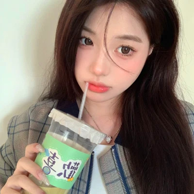 2025年最热女生头像推荐