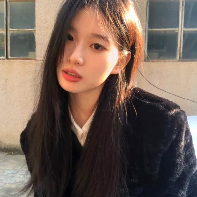 2025年最热女生头像推荐