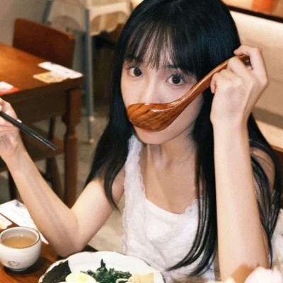 美美的女生头像