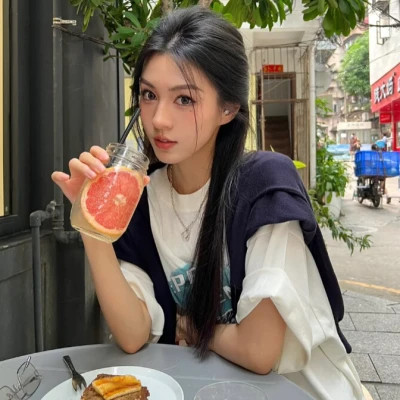 2025年最精美的女生头像