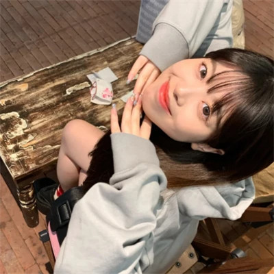 2025年最精美的女生头像