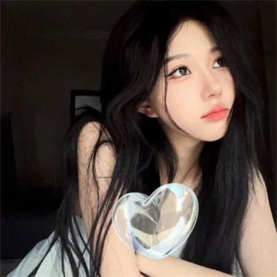 2025年的好看女生头像