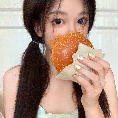 2025年的好看女生头像