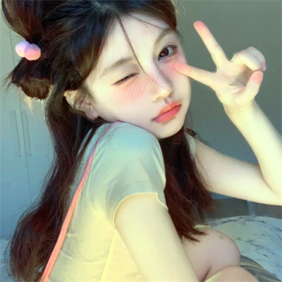2025年的好看女生头像