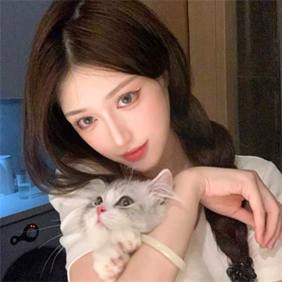 2025年的好看女生头像